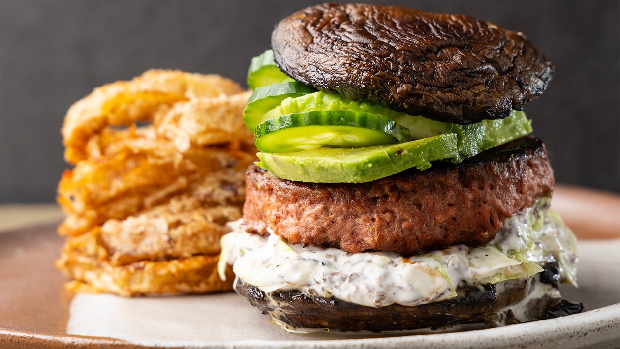 NoBread Burger με Raw NoBeef Burger, Μανιτάρια Portobello και Μαγιονέζα από Τρούφα – - συνταγή